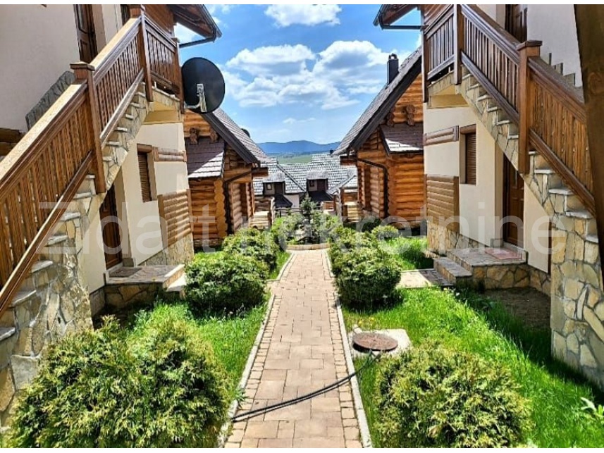 Квартира, 732 м², 140 000$ — FAKTOR